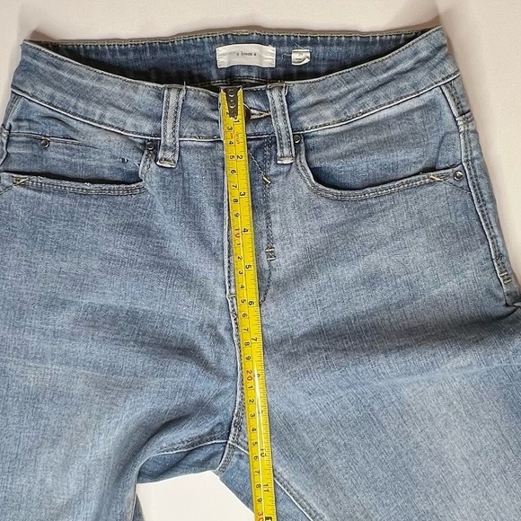 A loves a Women's Light Wash Skinny Jeans Size 2/25 Mid Rise Stretch, Ankle EUC - Picture 6 of 10